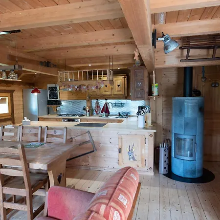 Ensoleille Dans Les Hautes Vosges Avec Terrasse, Local Velos Et Skis, Charges Incluses - Fr-1-589-486 Thiefosse