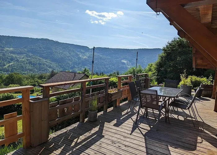 Ensoleille Dans Les Hautes Vosges Avec Terrasse, Local Velos Et Skis, Charges Incluses - Fr-1-589-486 Thiéfosse