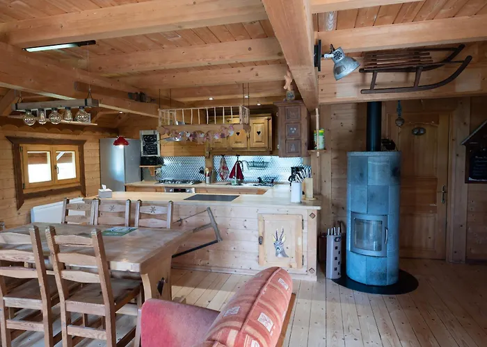 Ensoleille Dans Les Hautes Vosges Avec Terrasse, Local Velos Et Skis, Charges Incluses - Fr-1-589-486 Thiéfosse